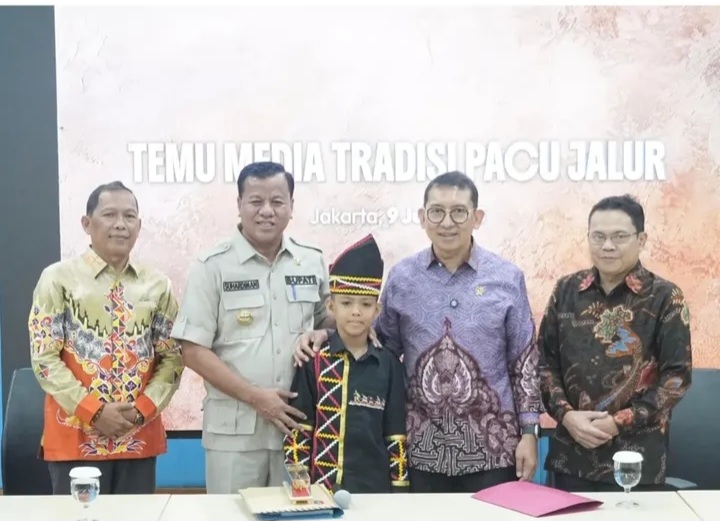 Bupati Kuansing temui Menteri Fadli Zon (foto/ultra)